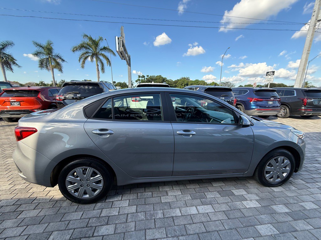 2023 Kia Rio Image 8