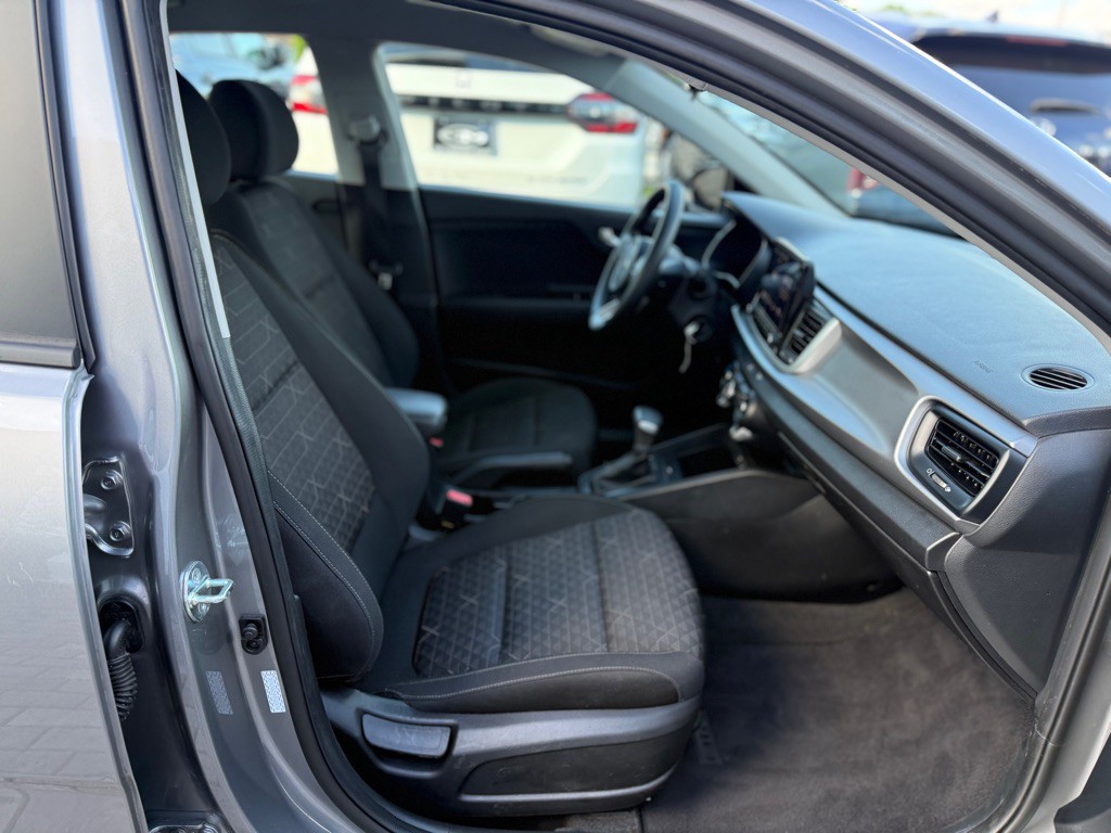 2023 Kia Rio Image 23