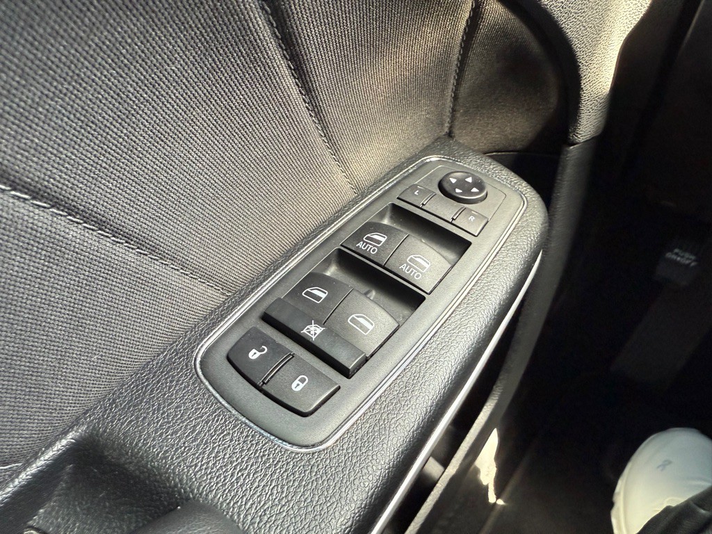 2020 Dodge Charger Image 32