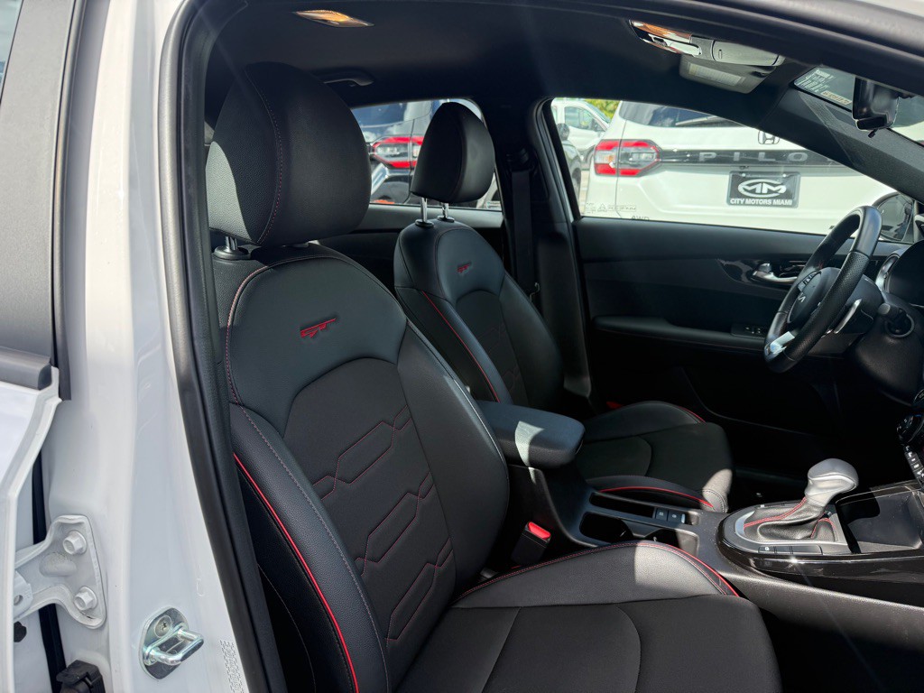 2023 Kia Forte Image 31