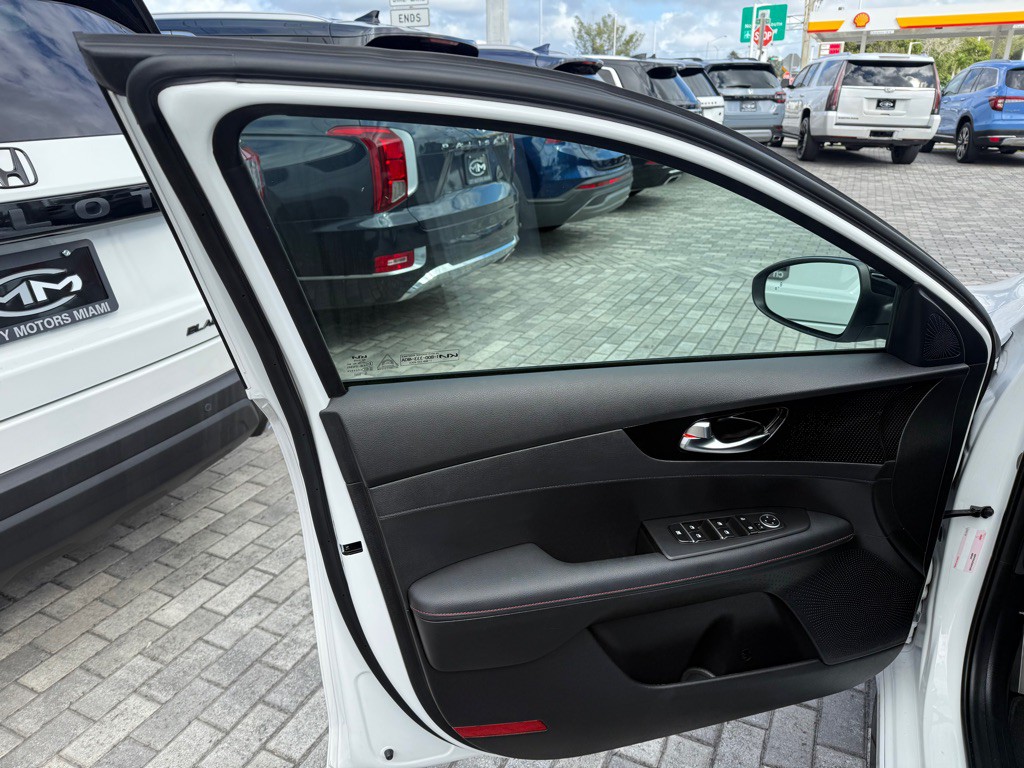 2023 Kia Forte Image 36