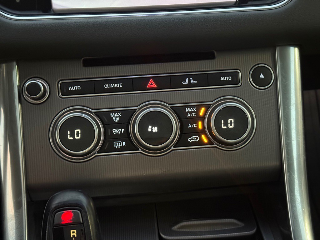 2014 Land Rover Range Rover Sport Image 18