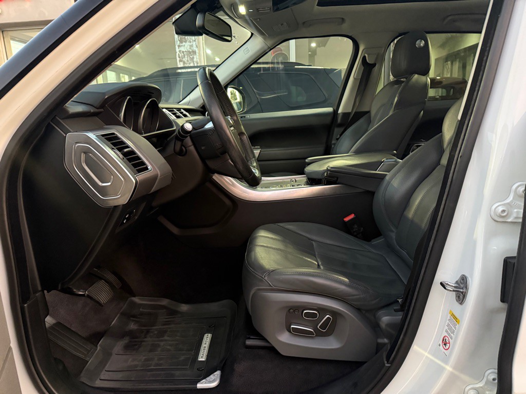 2014 Land Rover Range Rover Sport Image 26