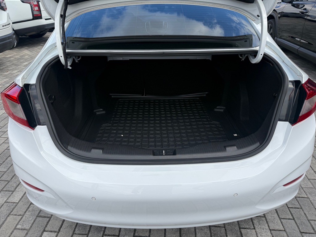 2019 Chevrolet Cruze Image 7