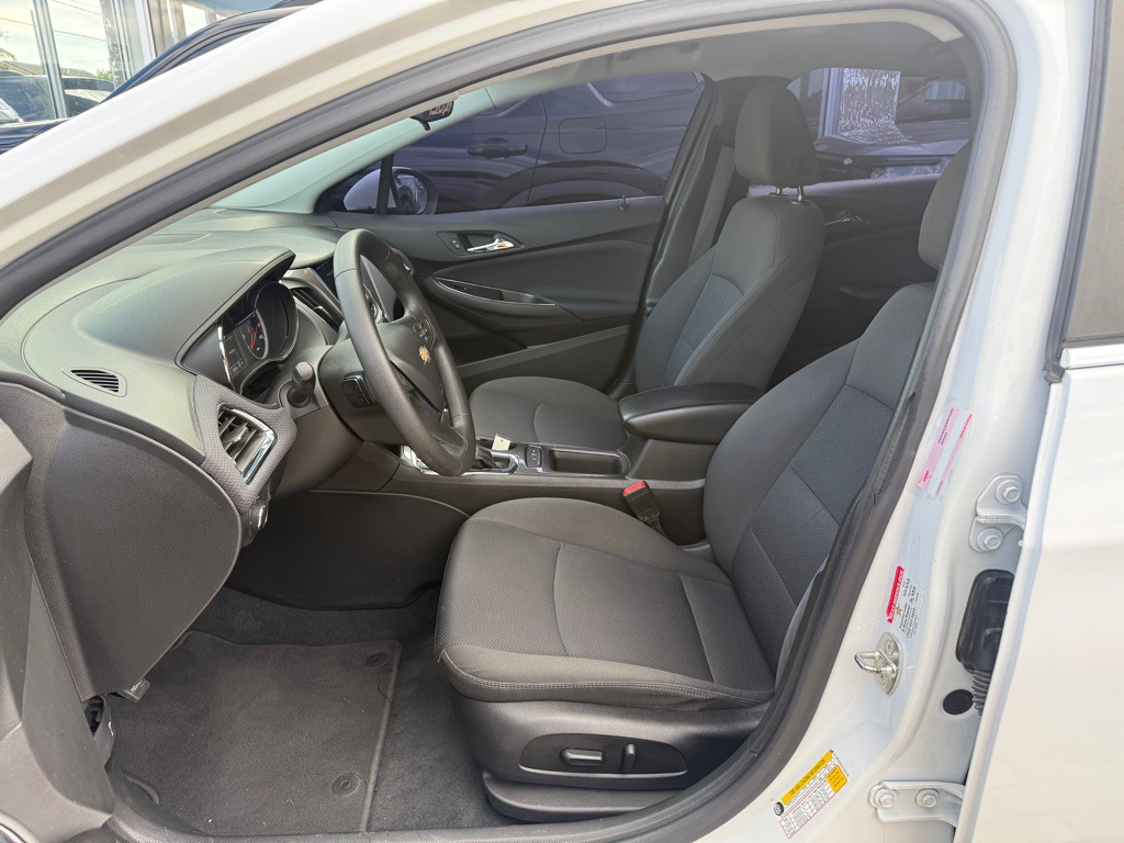 2019 Chevrolet Cruze Image 11