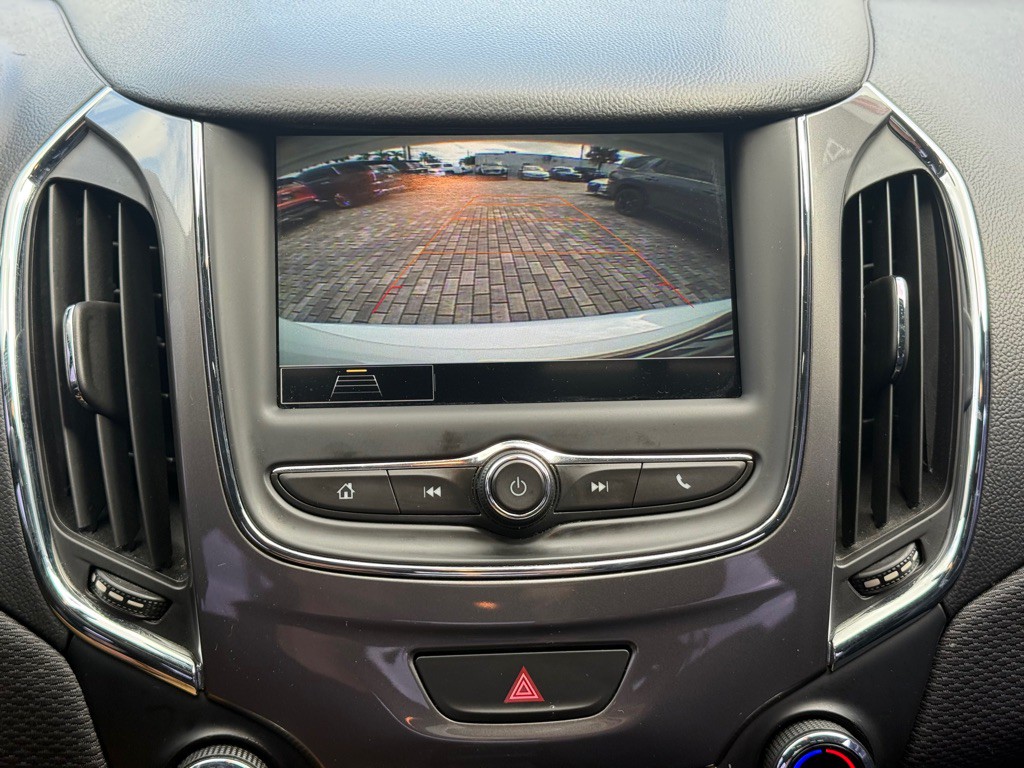 2019 Chevrolet Cruze Image 15