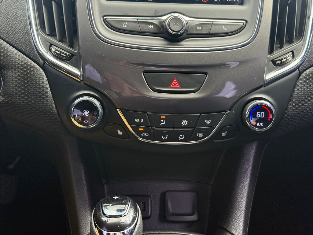 2019 Chevrolet Cruze Image 17