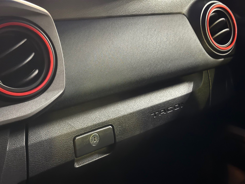 2021 Toyota Tacoma Image 18