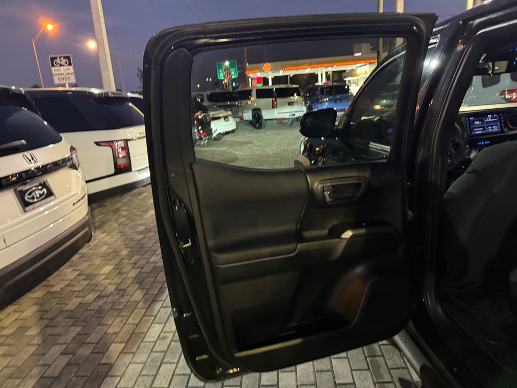 2021 Toyota Tacoma Image 30