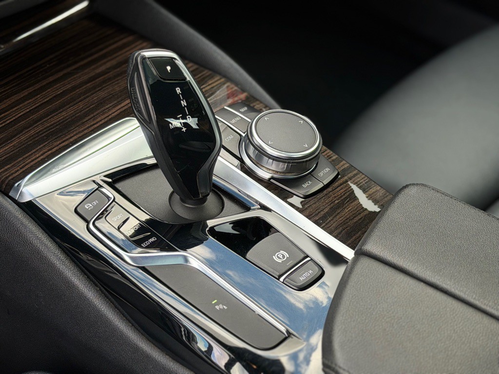 2020 BMW 5 Series Image 18