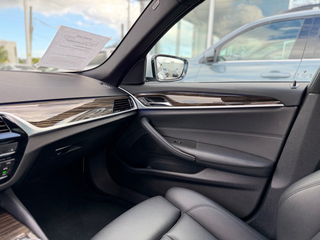 2020 BMW 5 Series Image 19