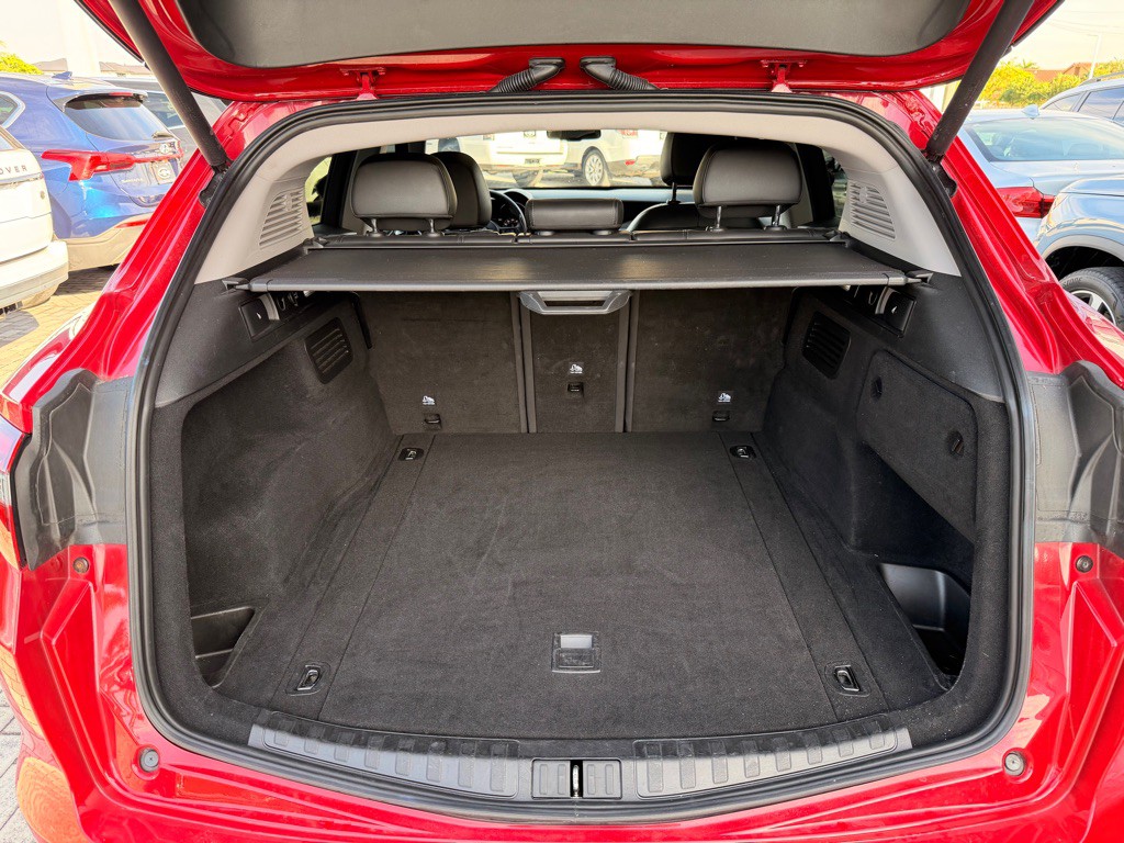 2021 Alfa Romeo Stelvio Image 8