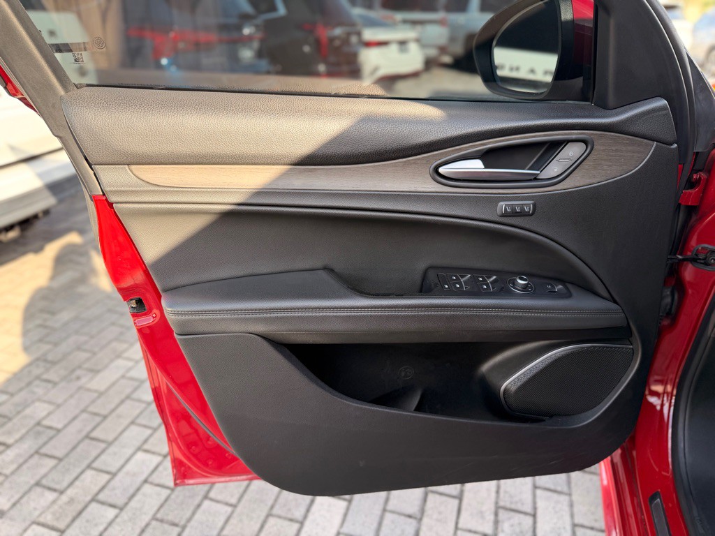 2021 Alfa Romeo Stelvio Image 11