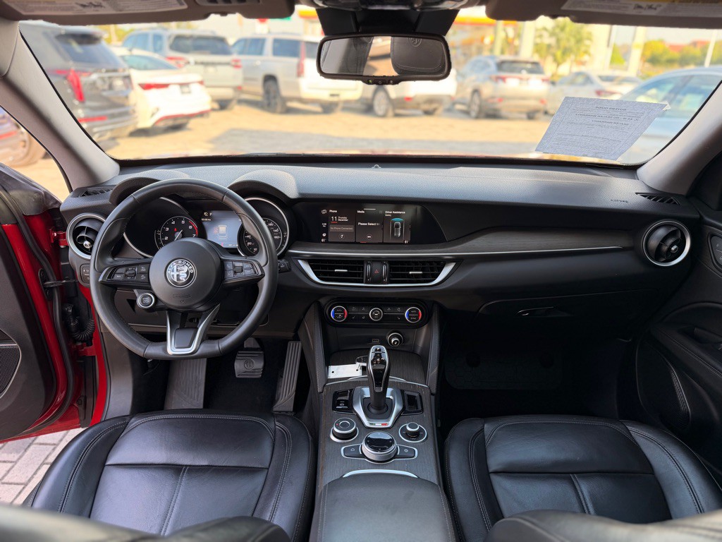 2021 Alfa Romeo Stelvio Image 13