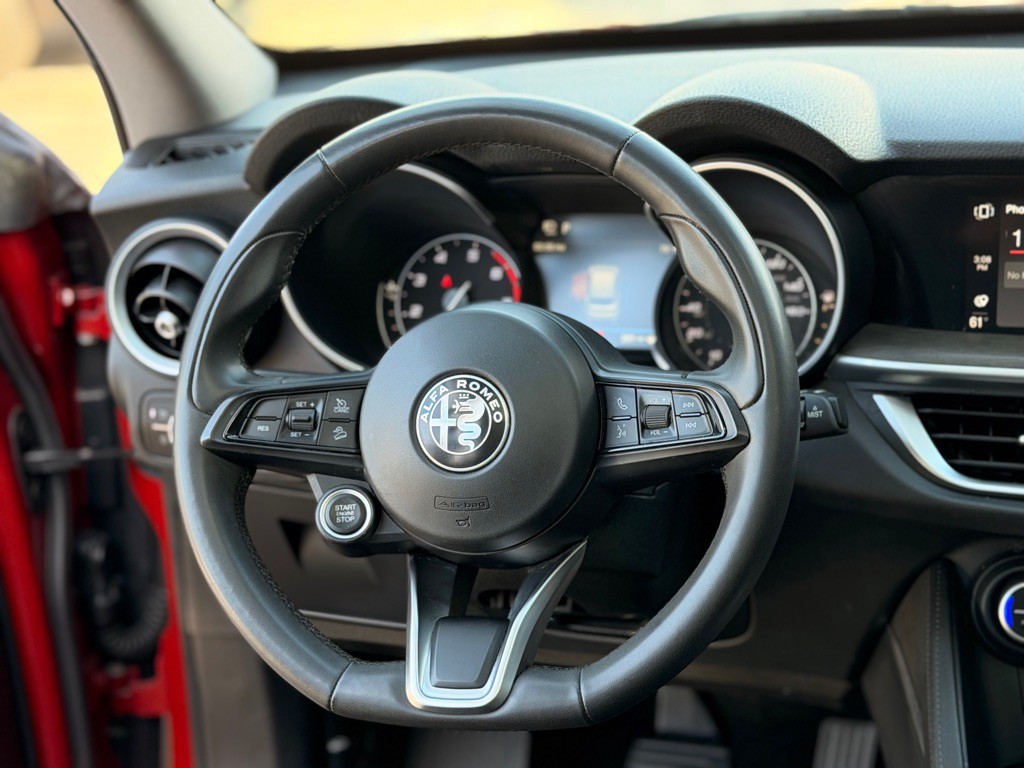 2021 Alfa Romeo Stelvio Image 14