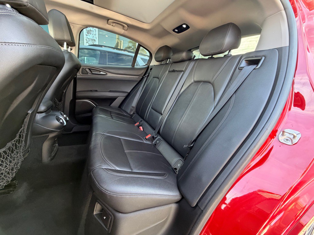 2021 Alfa Romeo Stelvio Image 22