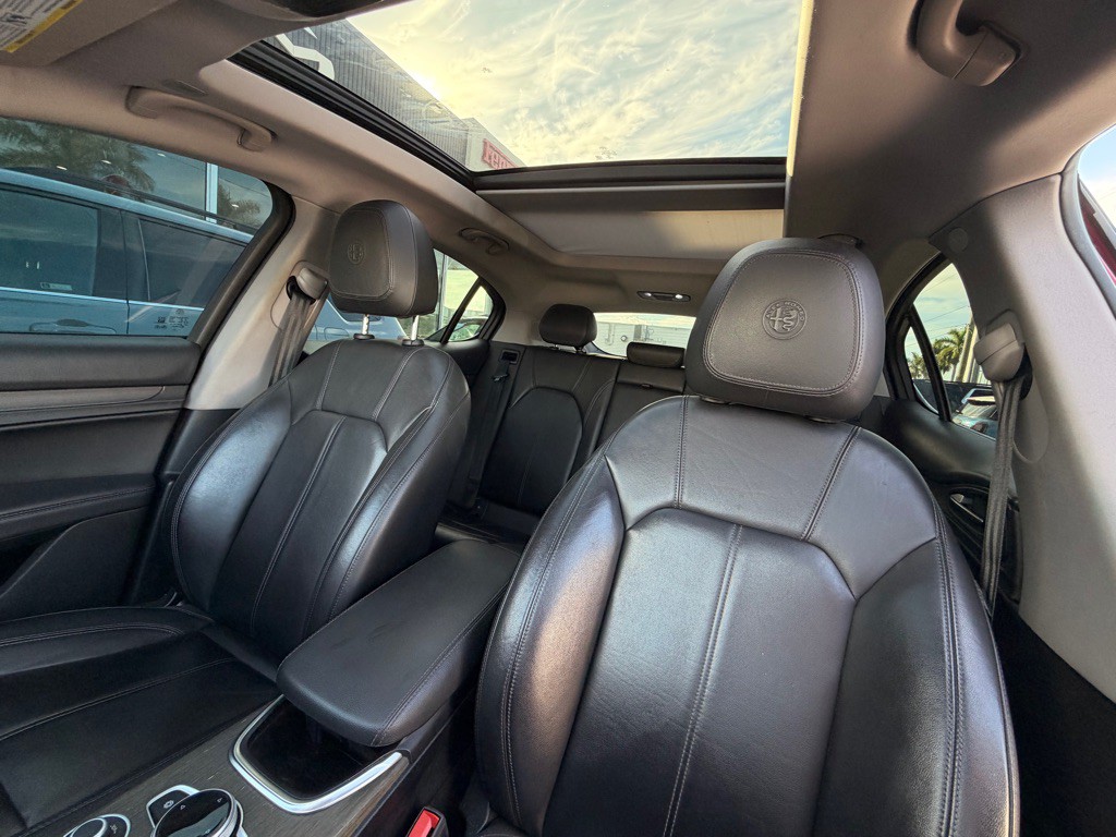 2021 Alfa Romeo Stelvio Image 23