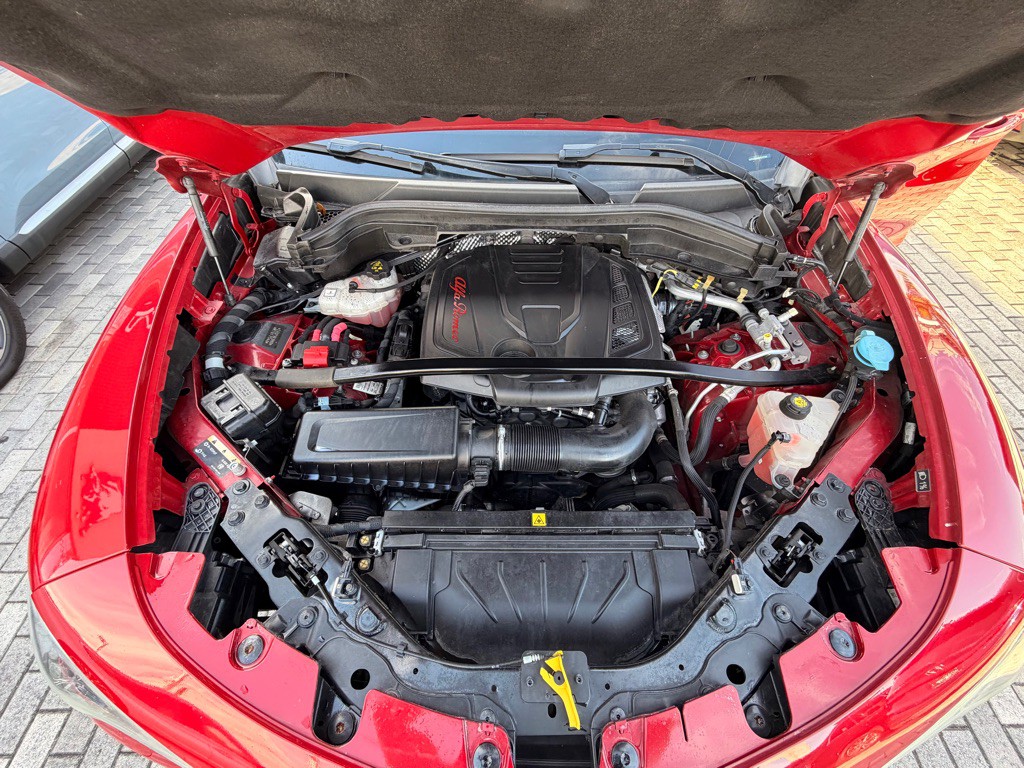 2021 Alfa Romeo Stelvio Image 25