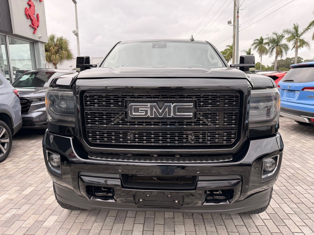 2015 GMC Sierra Image 2