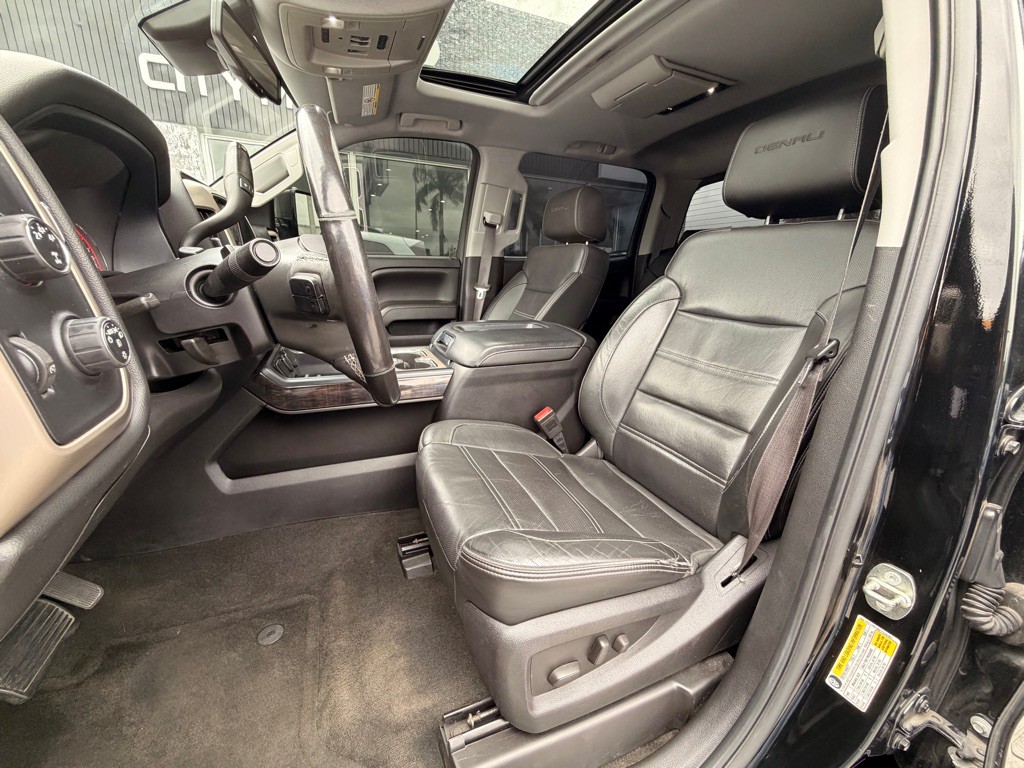 2015 GMC Sierra Image 9