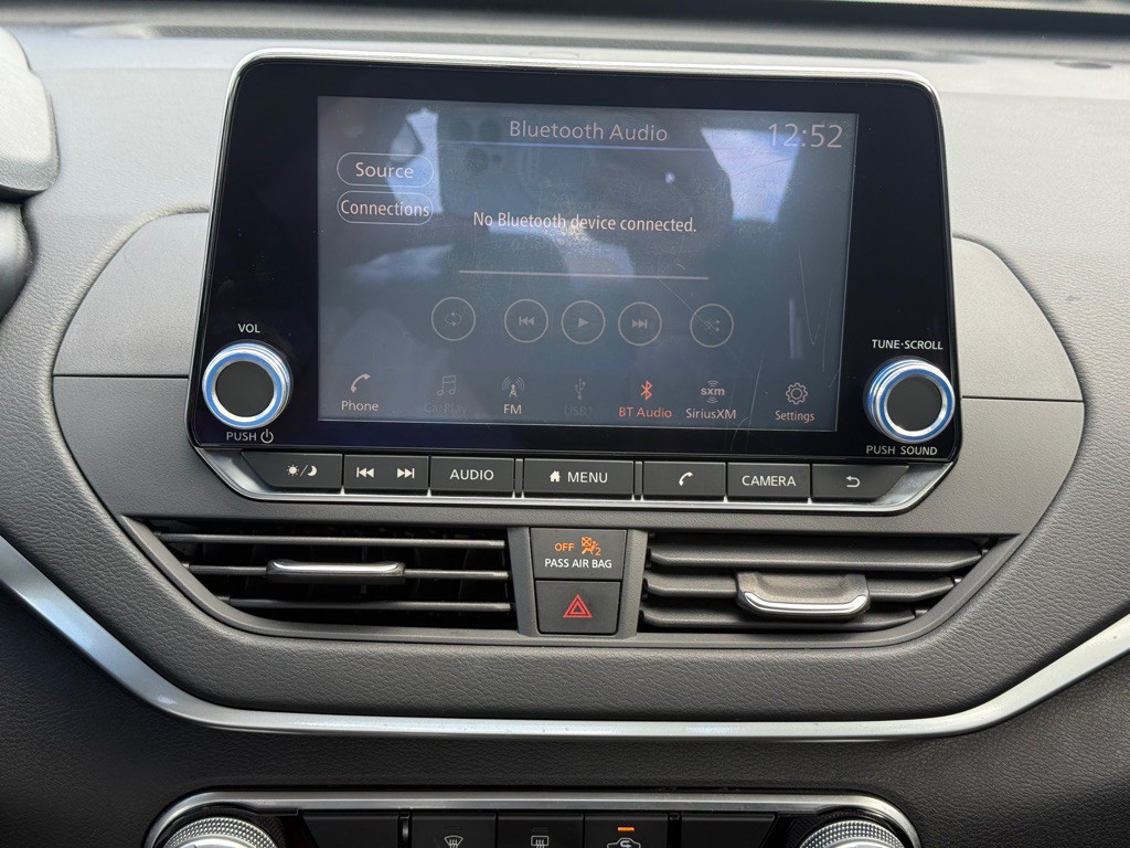 2020 Nissan Altima Image 17