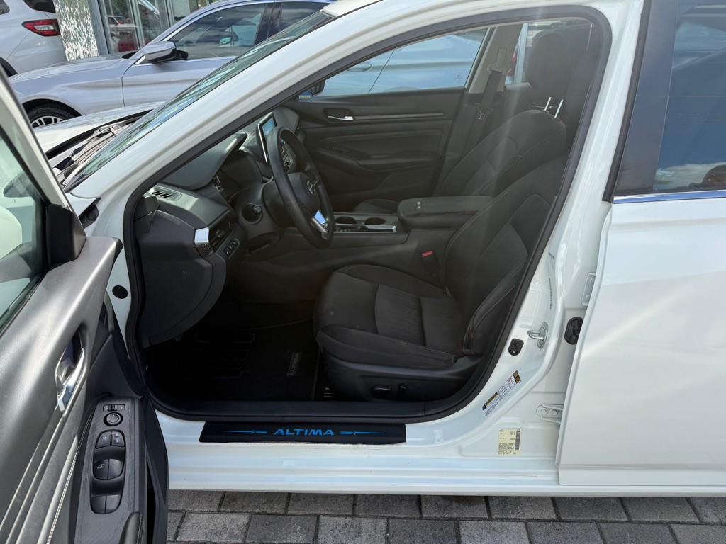 2020 Nissan Altima Image 26