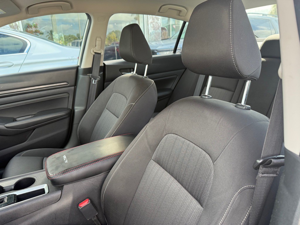 2020 Nissan Altima Image 28