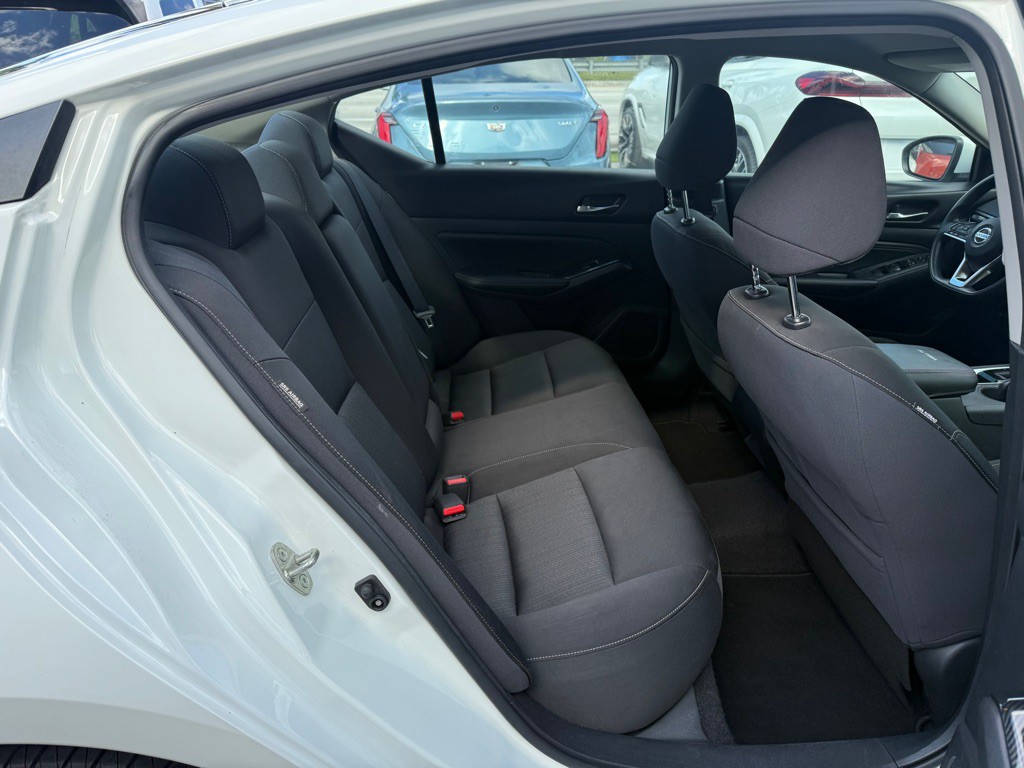 2020 Nissan Altima Image 30