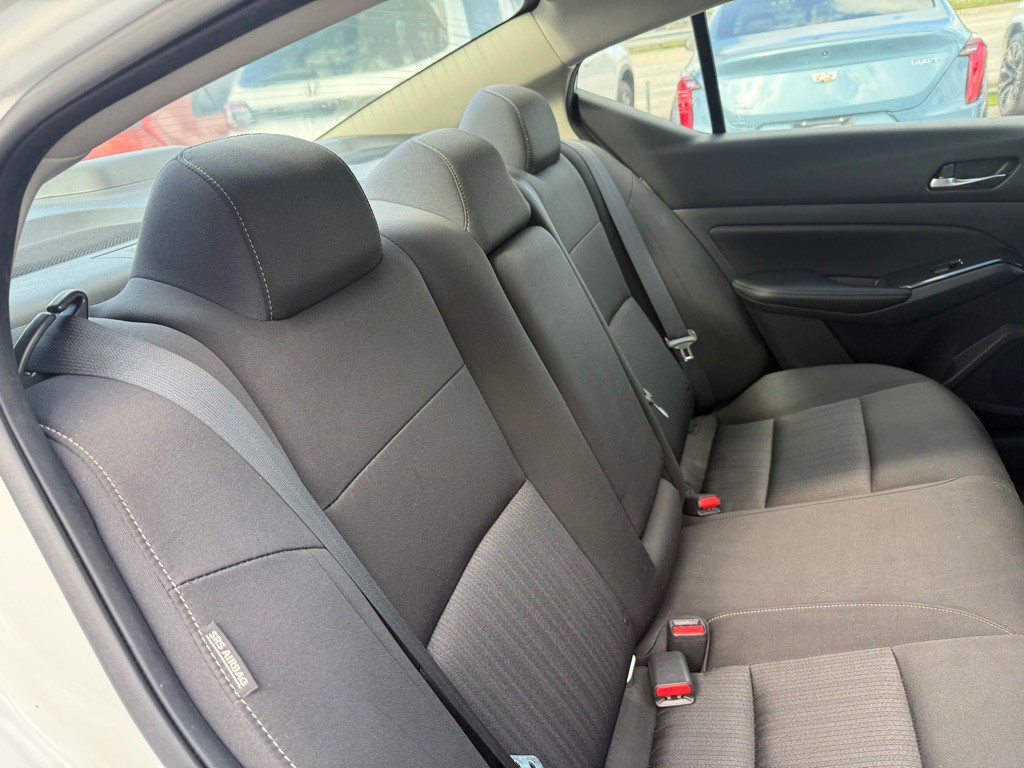 2020 Nissan Altima Image 32