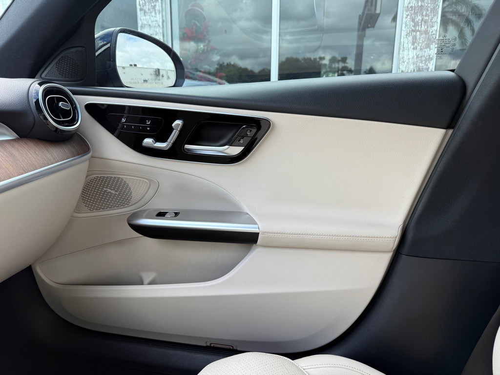 2022 Mercedes-Benz C-Class Image 21