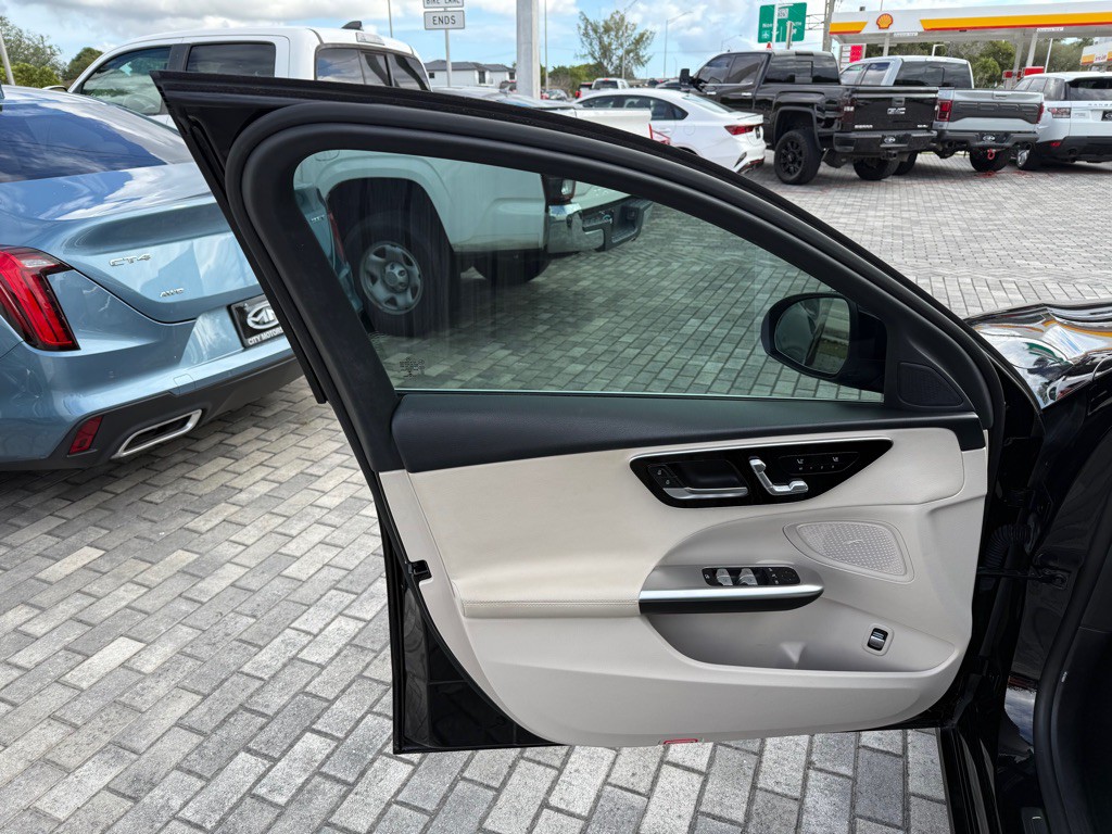 2022 Mercedes-Benz C-Class Image 24