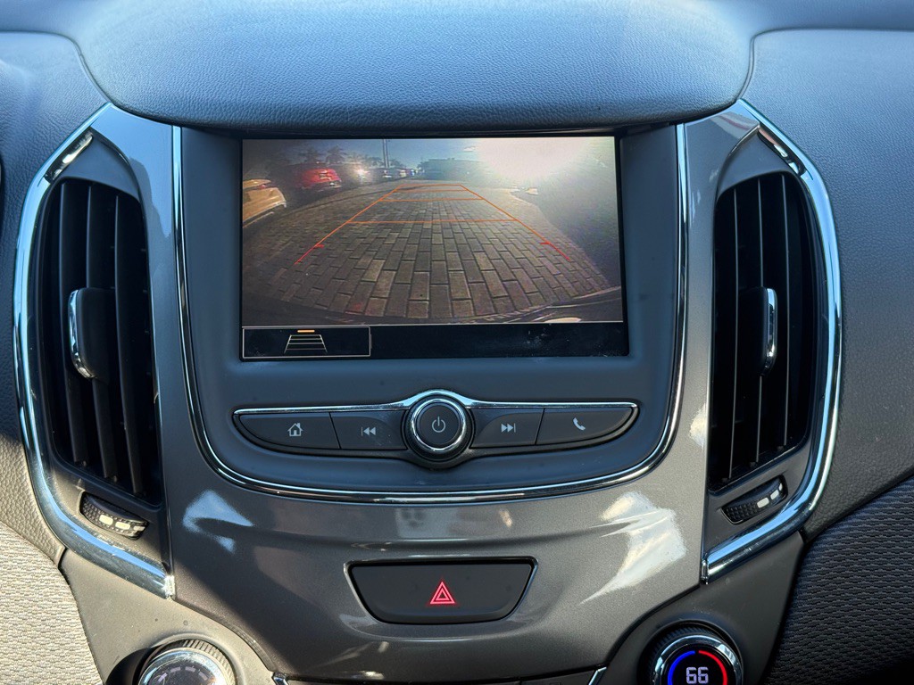 2019 Chevrolet Cruze Image 21