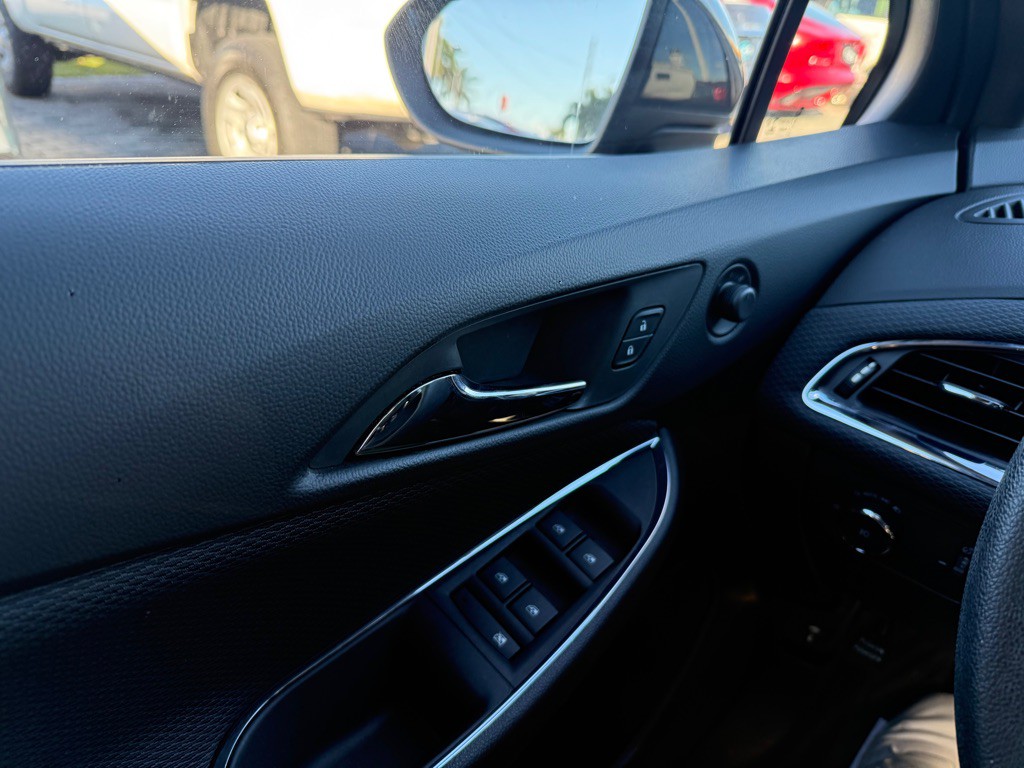 2019 Chevrolet Cruze Image 27