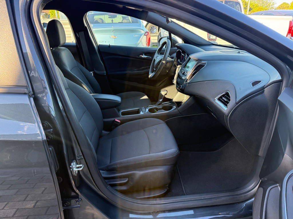 2019 Chevrolet Cruze Image 28