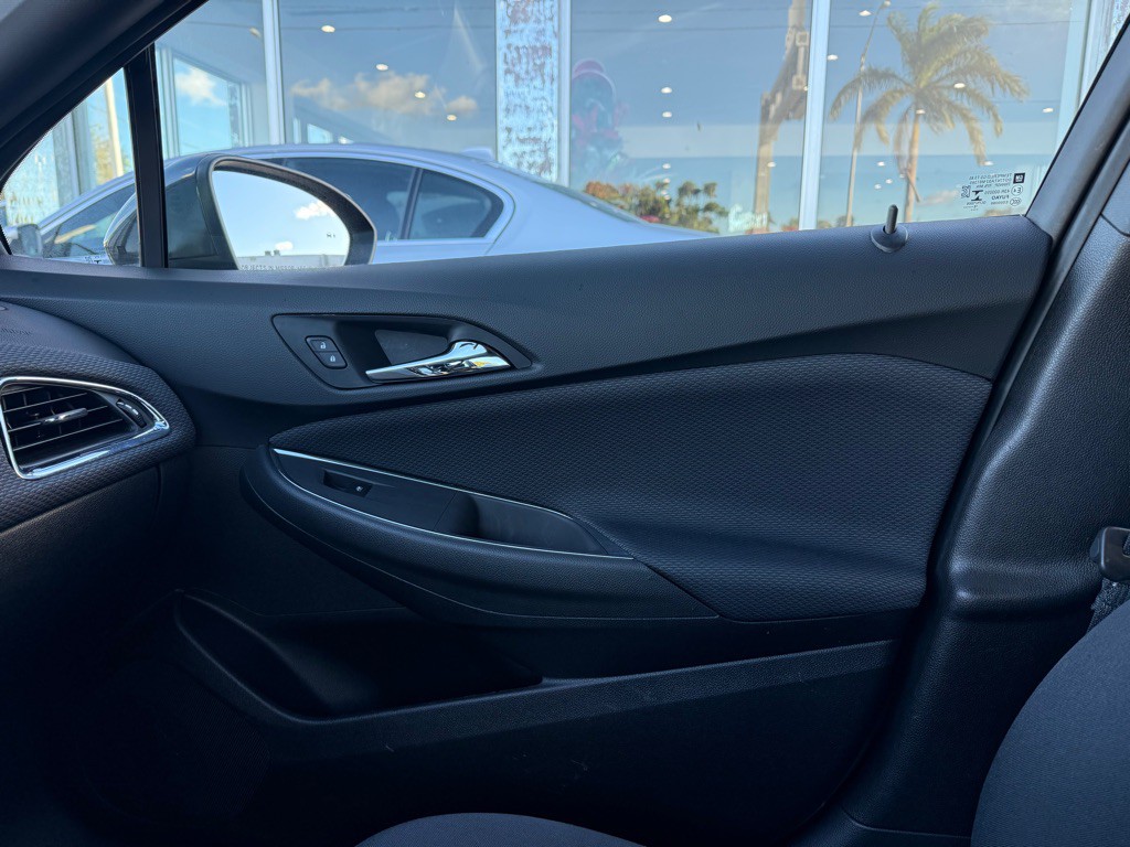 2019 Chevrolet Cruze Image 36