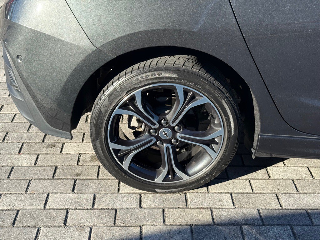 2019 Chevrolet Cruze Image 39