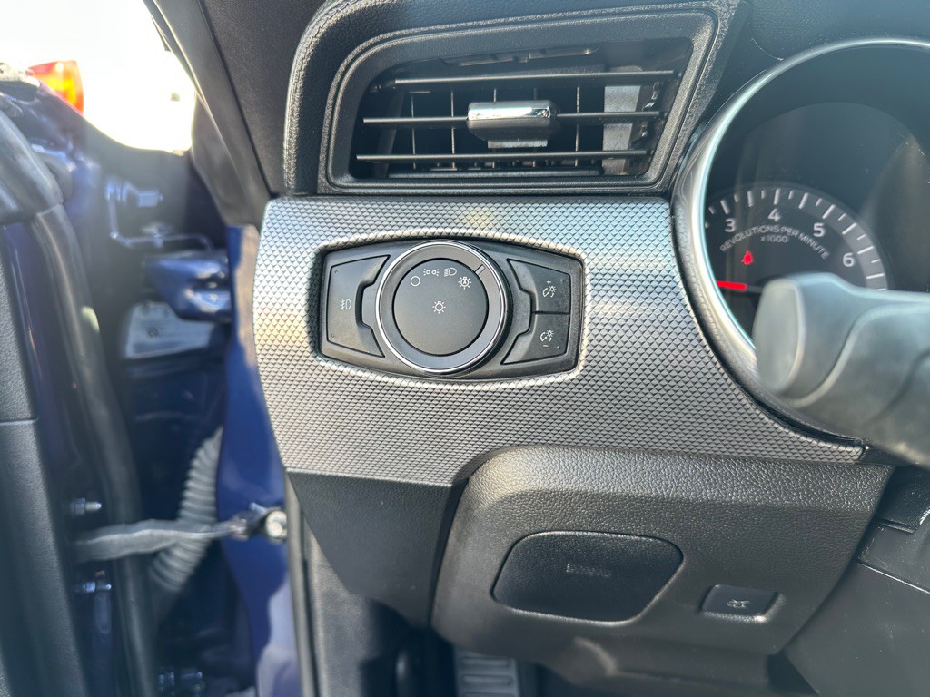 2018 Ford Mustang Image 16