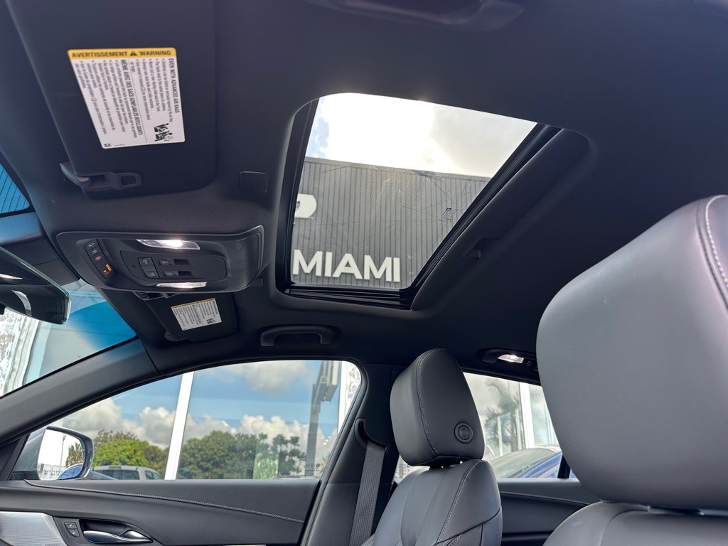 2022 Cadillac CT4 Image 12