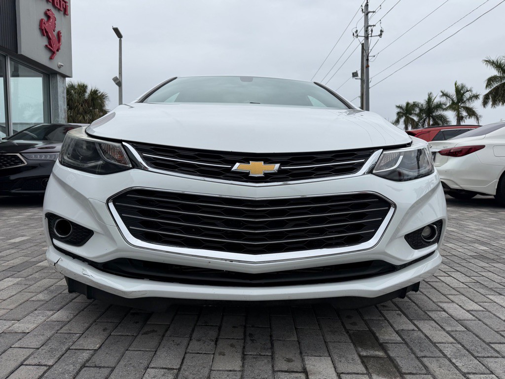 2018 Chevrolet Cruze Image 2