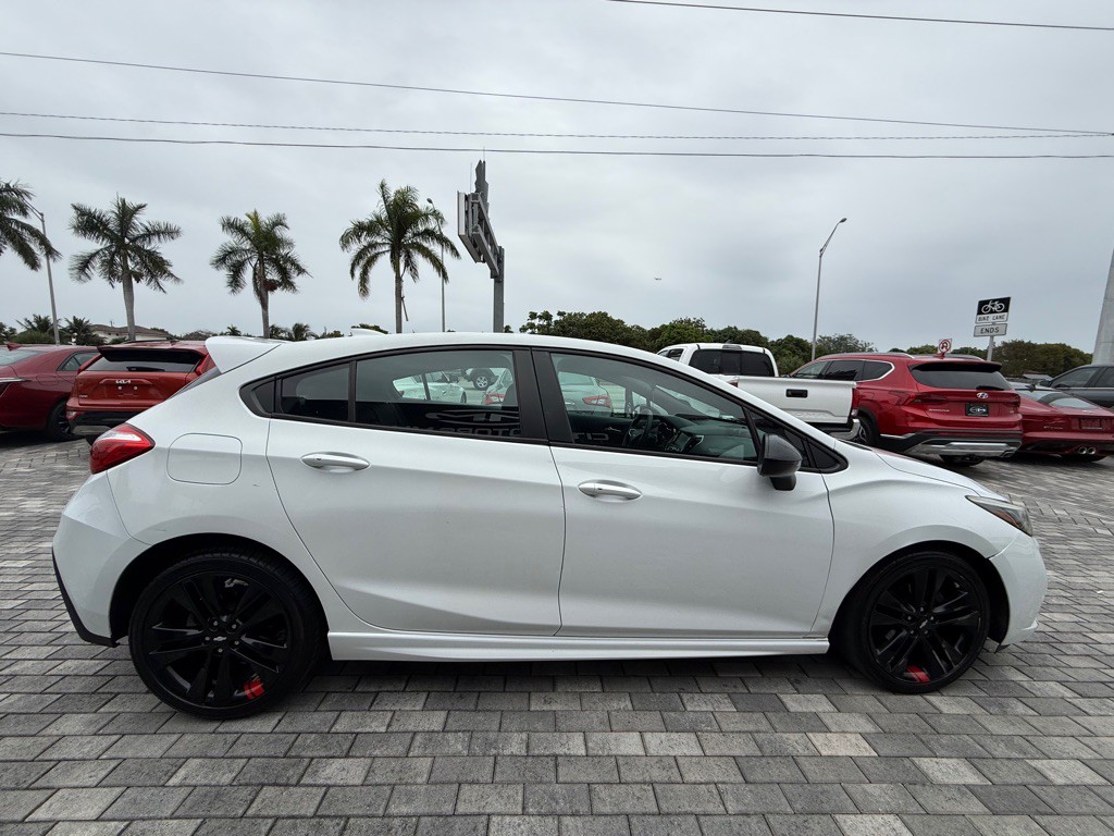 2018 Chevrolet Cruze Image 9