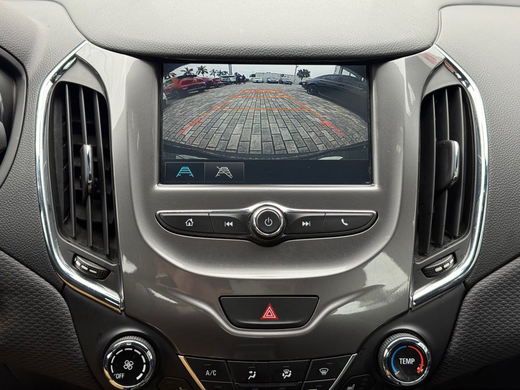 2018 Chevrolet Cruze Image 18