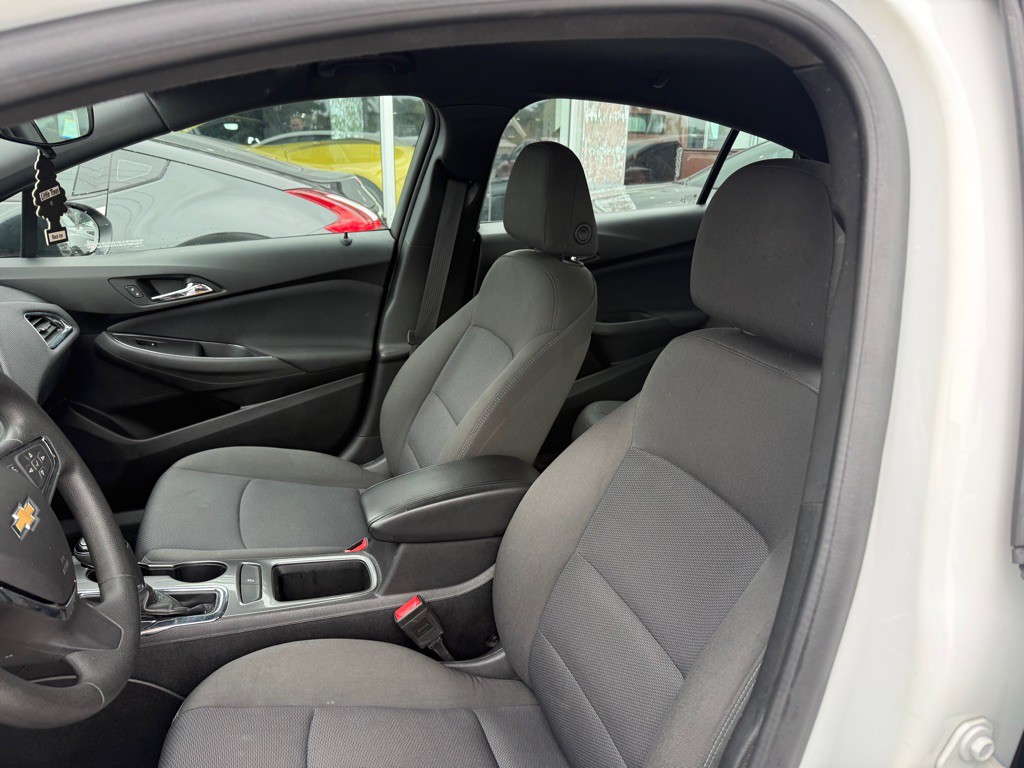 2018 Chevrolet Cruze Image 24