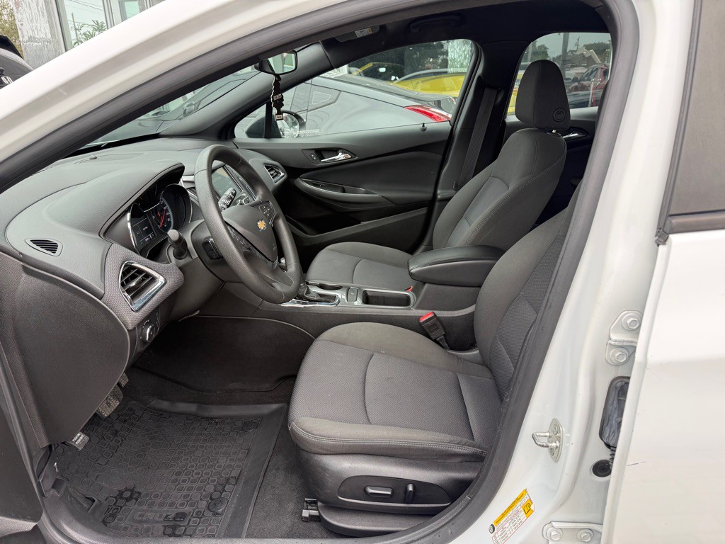 2018 Chevrolet Cruze Image 25