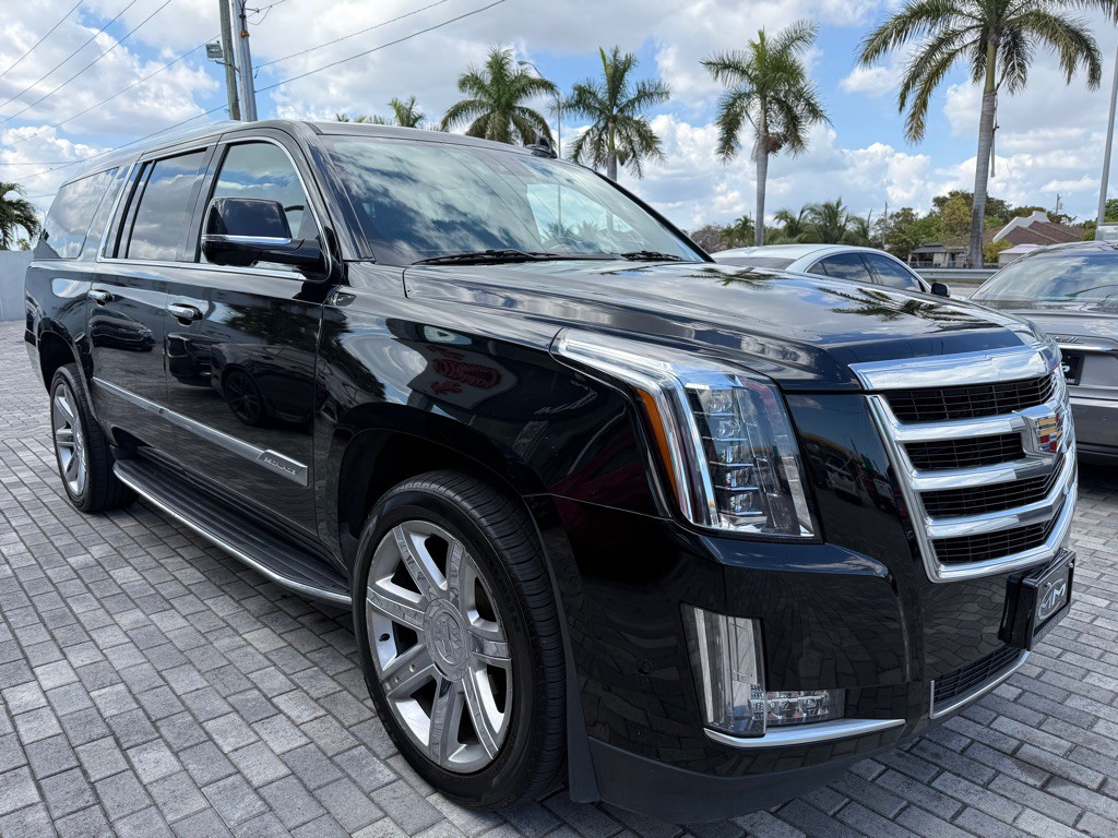 2020 Cadillac Escalade Image 1