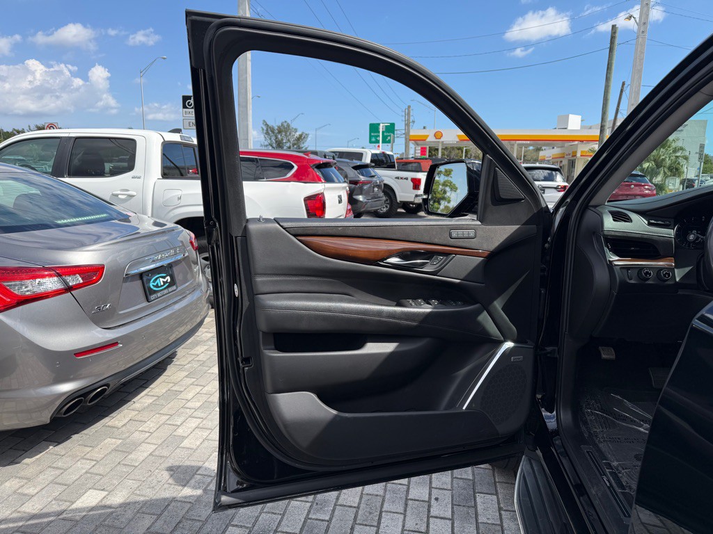 2020 Cadillac Escalade Image 11