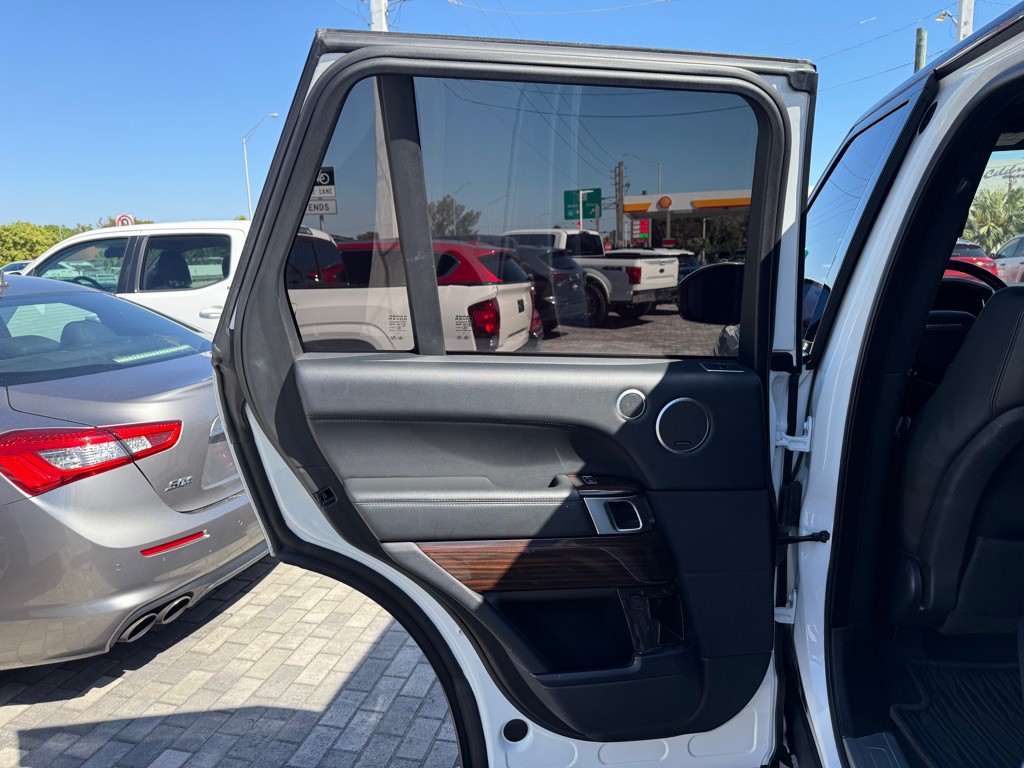 2016 Land Rover Range Rover Image 30