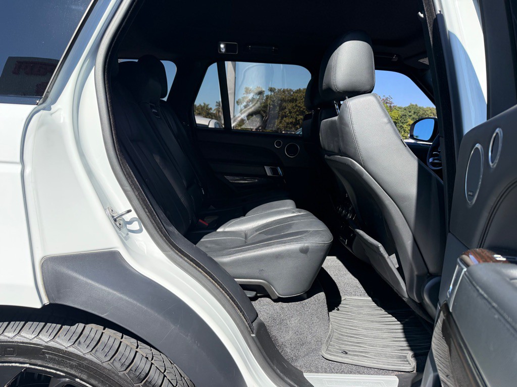 2016 Land Rover Range Rover Image 33