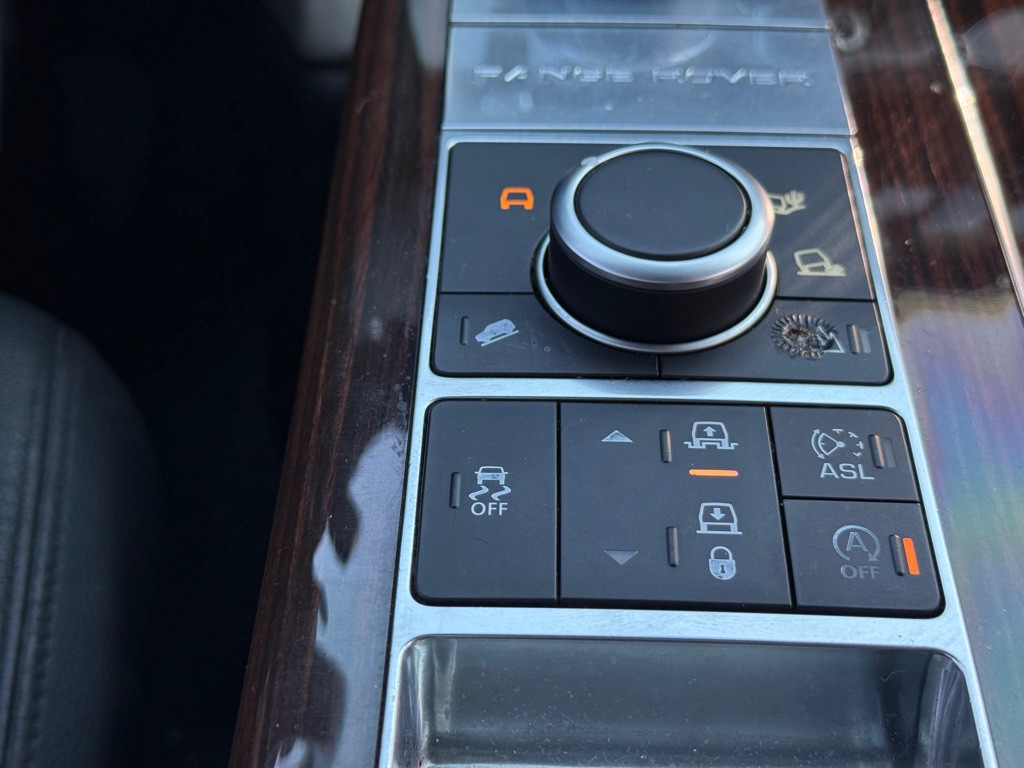 2016 Land Rover Range Rover Image 21