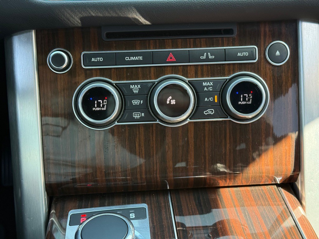 2016 Land Rover Range Rover Image 22