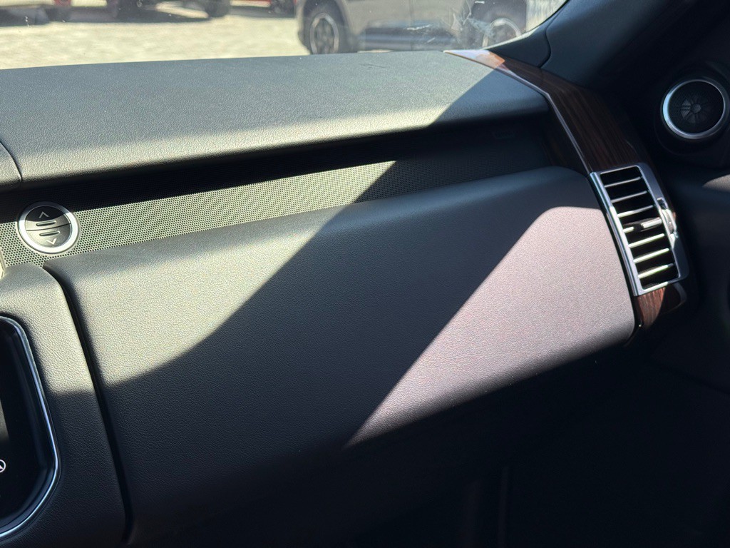 2016 Land Rover Range Rover Image 23